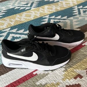 New without tags Nike Air 9M